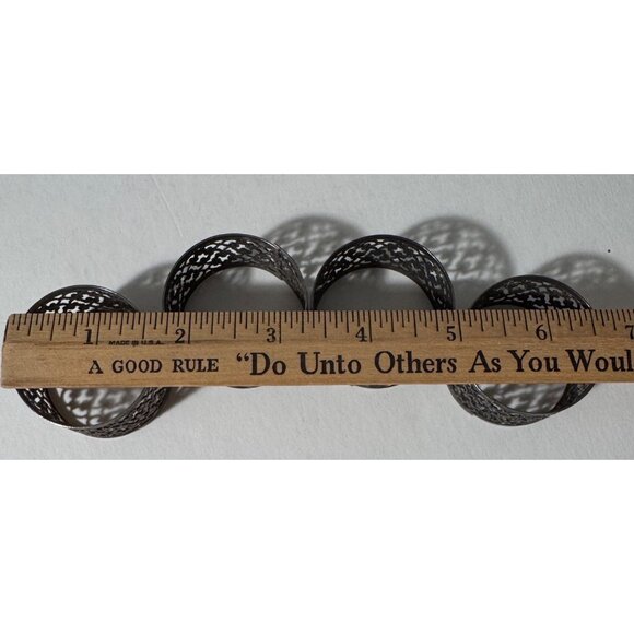 Set Of 4 Vintage Pierced Silver Plated Ornate Metal Napkin Rings Floral Scroll - Picture 6 of 7